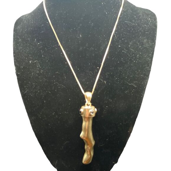 Chicos gold pendant with black and white crystals adjustable 18” -22” chain - Picture 7 of 9